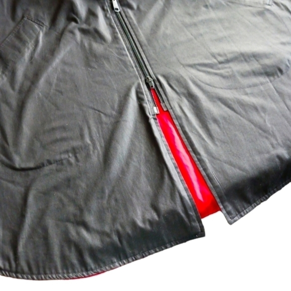 Black and Red Zippered Raincoat - Picture 3 of 5